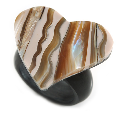 30mm/Cream/Natural Heart Shape Sea Shell Ring/Handmade/ Slight Variation In Colour/Natural Irregularities - main view